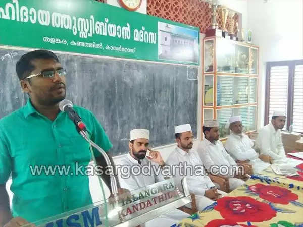 ത്രിവര്‍ണപതാക വാനിലുയര്‍ന്നു; നാടെങ്ങും സ്വാതന്ത്ര്യദിനാഘോഷം