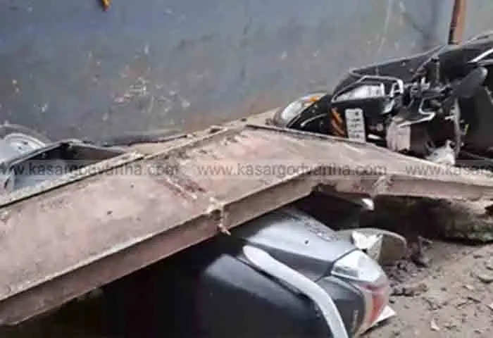 sunshade slab of building collapsed in kasaragod 