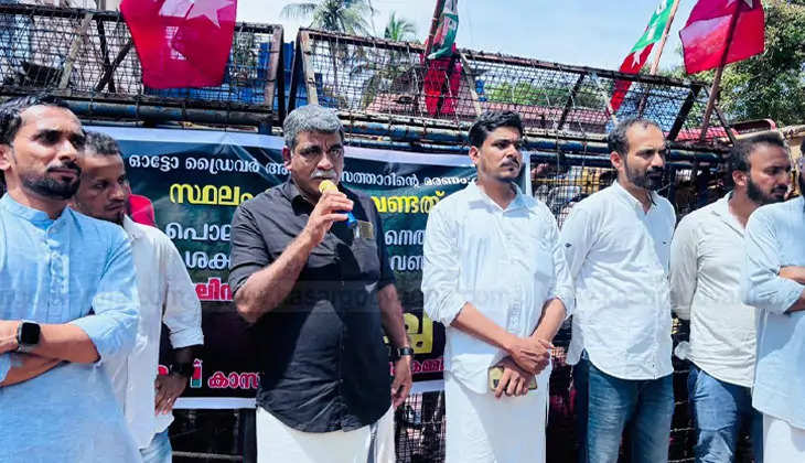 SDPI demands Arrest of Police officer for Auto Driver's Death