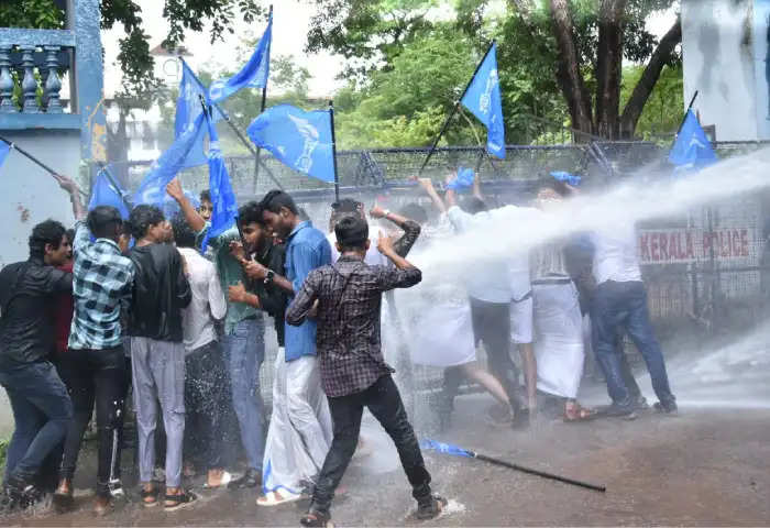 clashes during ksus march to the collectorate