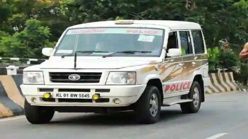 Molesting Accused Caught CCTV, Kanhangad, News, CCTV, Police, Top Headlines, Kerala