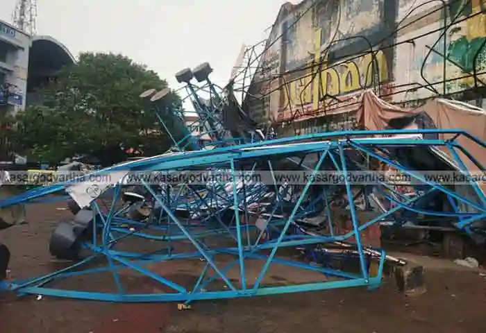 Huge flex board collapsed in Kasaragod 