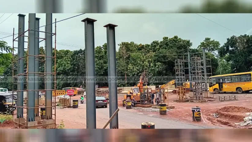 Construction of Kasaragod’s first pedestrian skywalk in Vidyanagar begins.