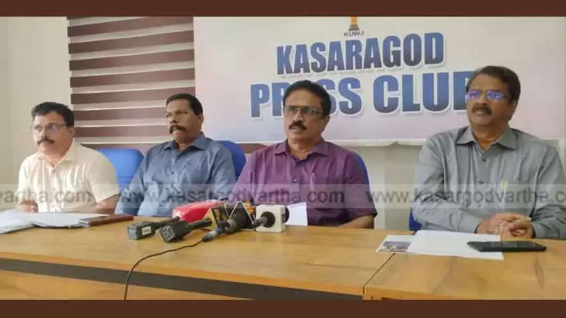 Vice Chancellor of Sree Narayana Guru Open University addressing a press conference