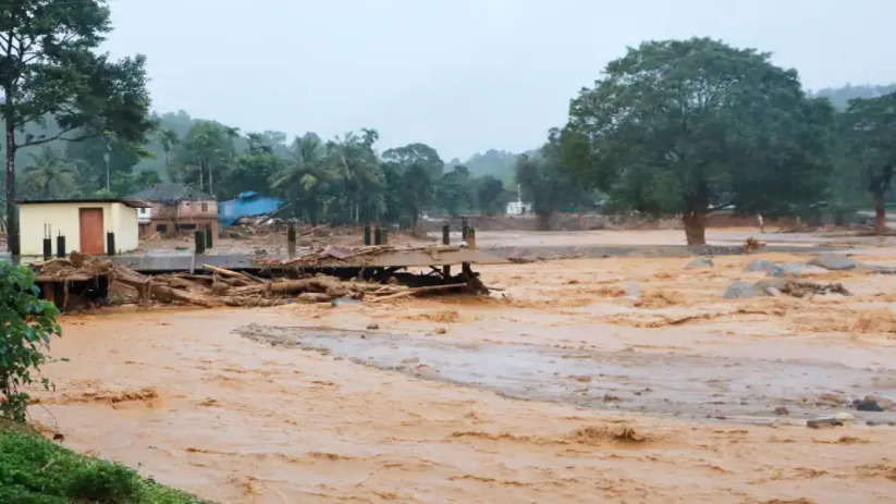 kerala landslide center vs state