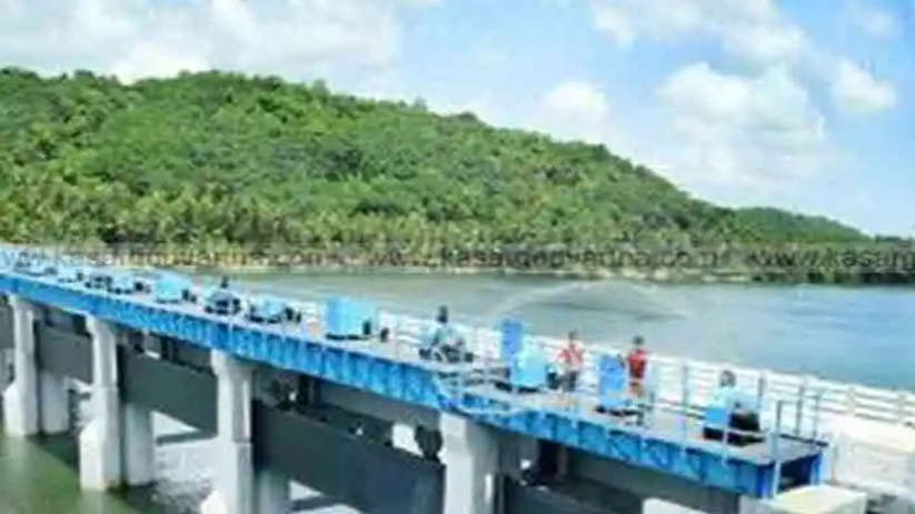 shutters of palayi shutter cum bridge will be opened at any 