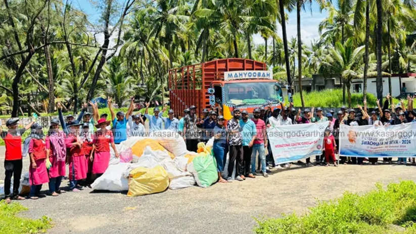 University Students Clean Up Beach as Part of Coastal Cleanup Day