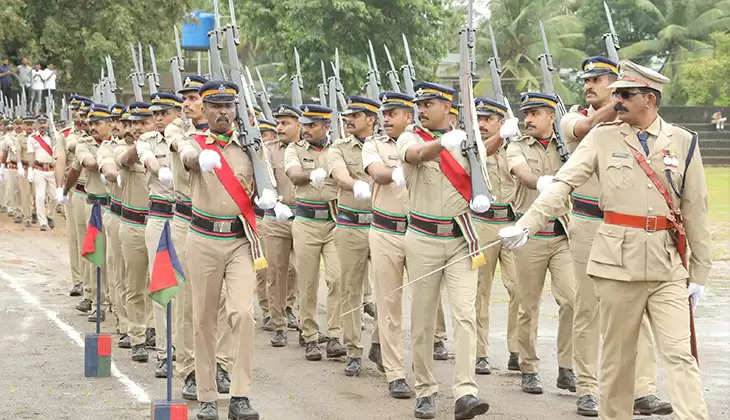 Grand Independence Day Parade Held in Kasaragod